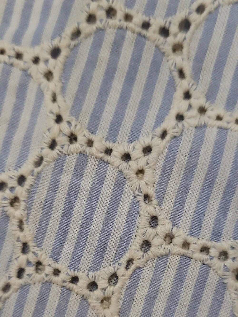 J.Crew Seersucker Circle Eyelet Ribbon-Tie Blouse Size 0